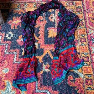 Beautiful Vintage Silk Scarf!!